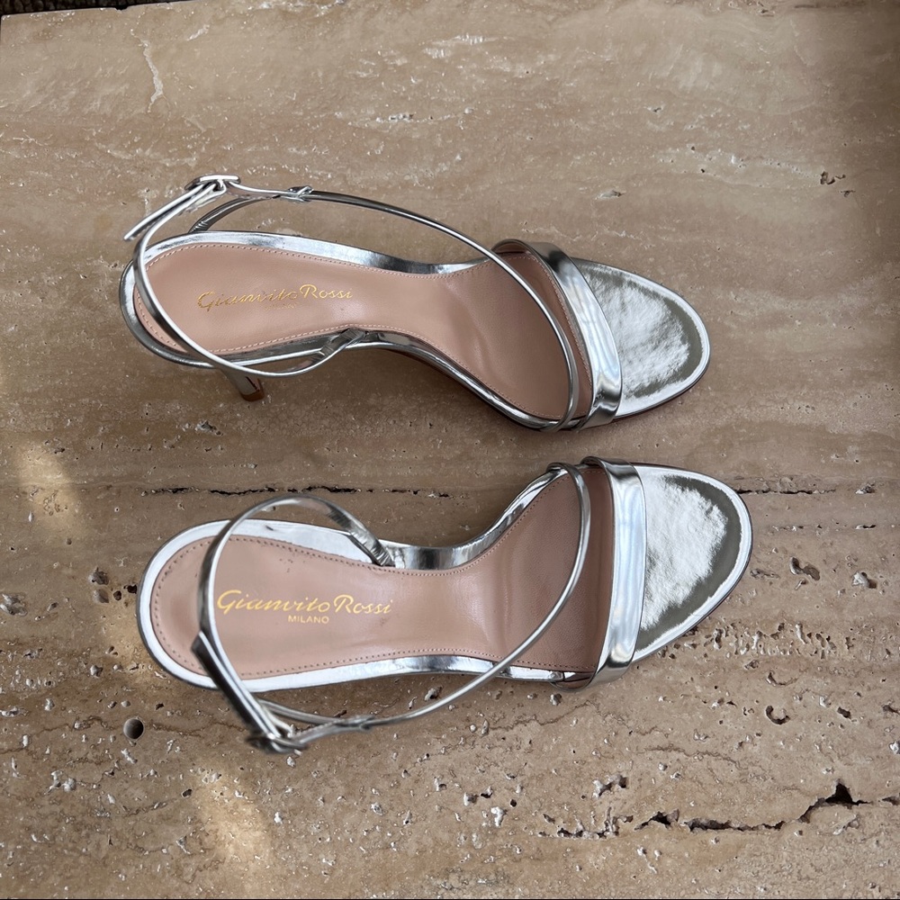 Gianvito Rossi  Manhattan(85mm: 3.35 inches ) metallic  strapy sandals